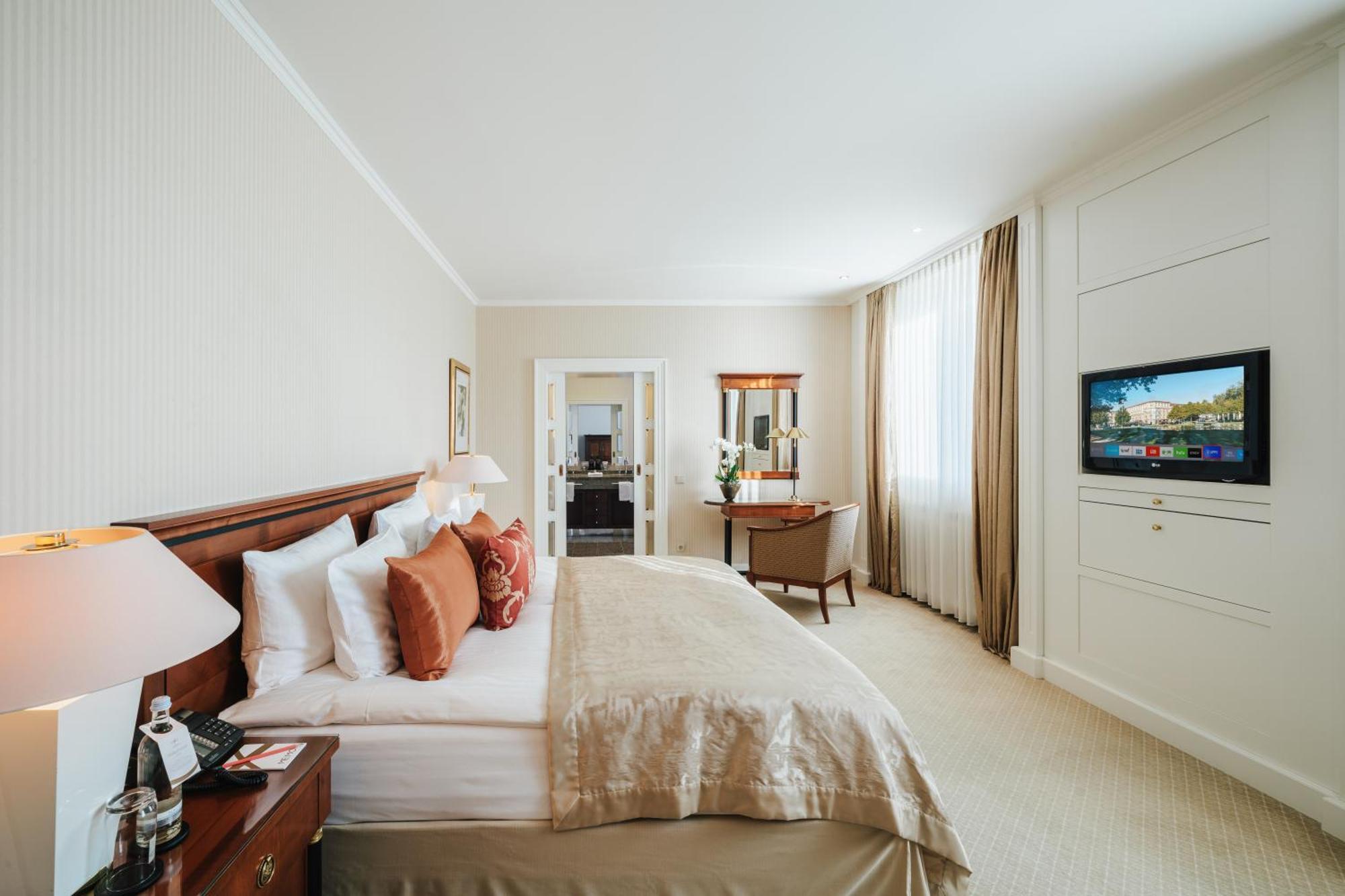 Nassauer Hof Hotel 5*